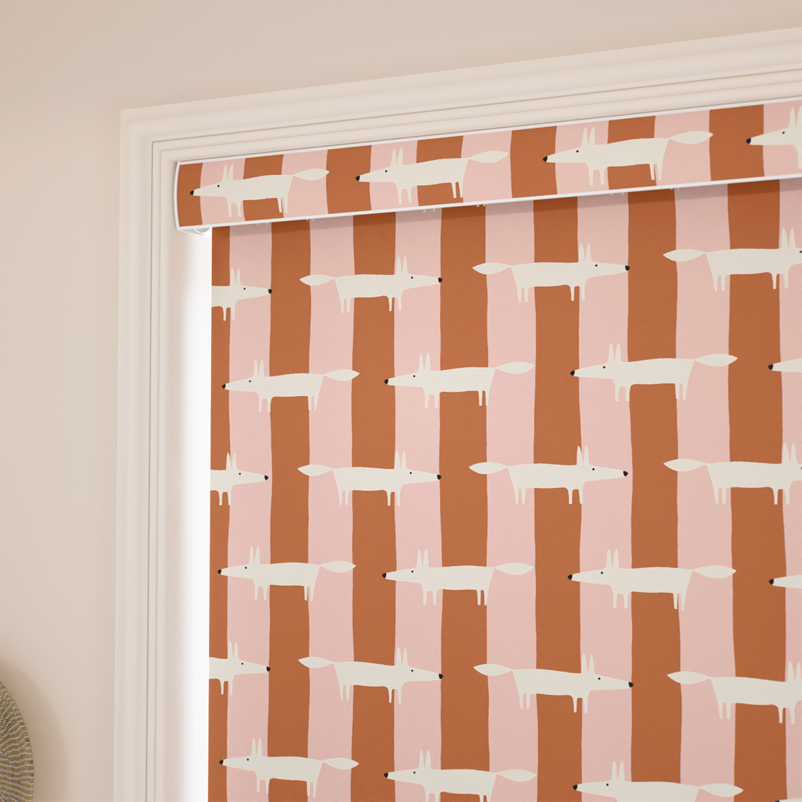 1−2ミスターフォックス・ストライプ　ブラッシュ Roller Blind