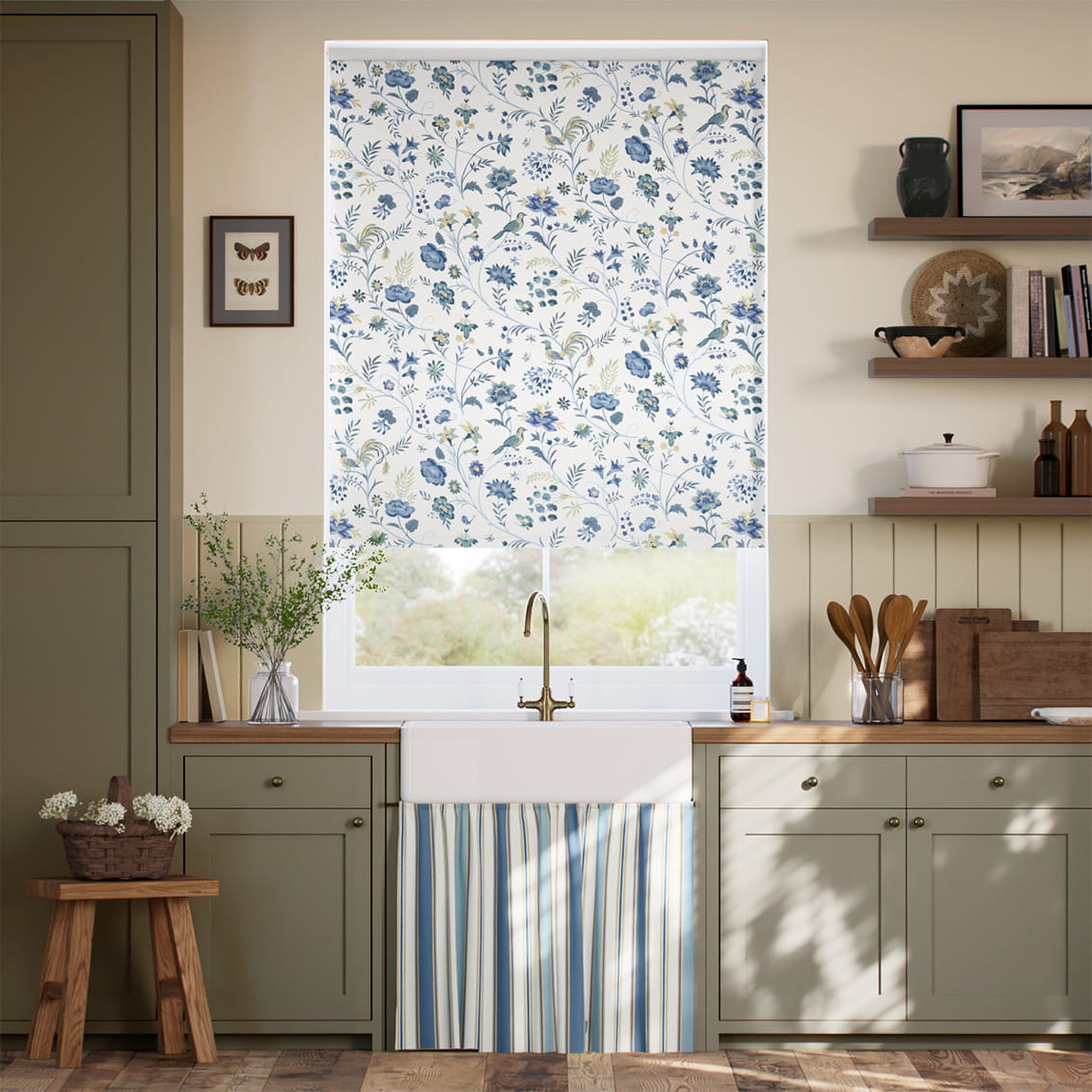 ２Songbird Blue Roller Blind